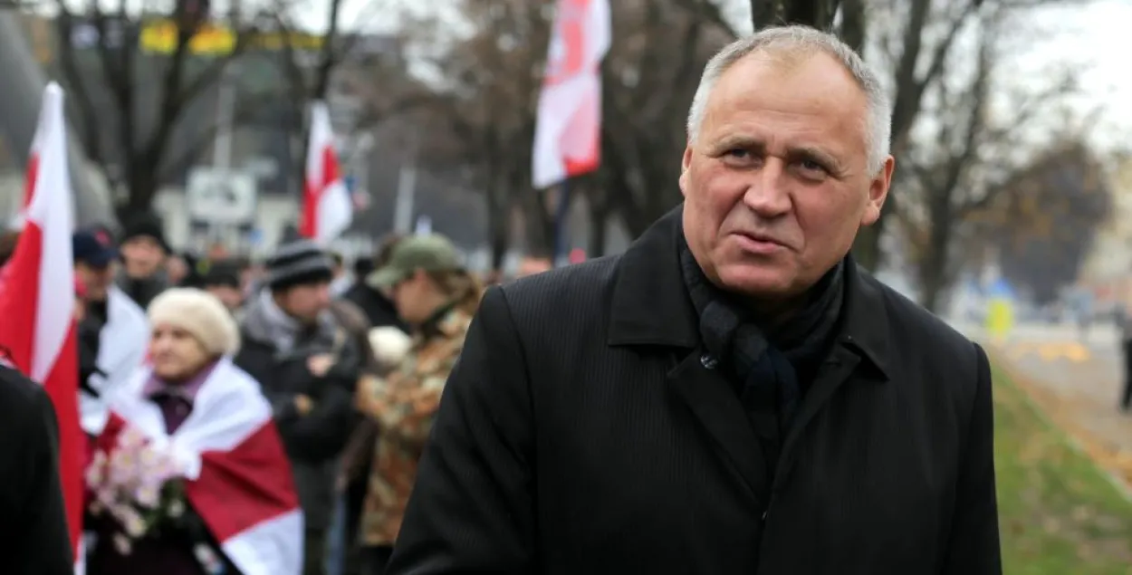 Гарадскія ўлады хочуць знесці дом, дзе жыве Мікола Статкевіч