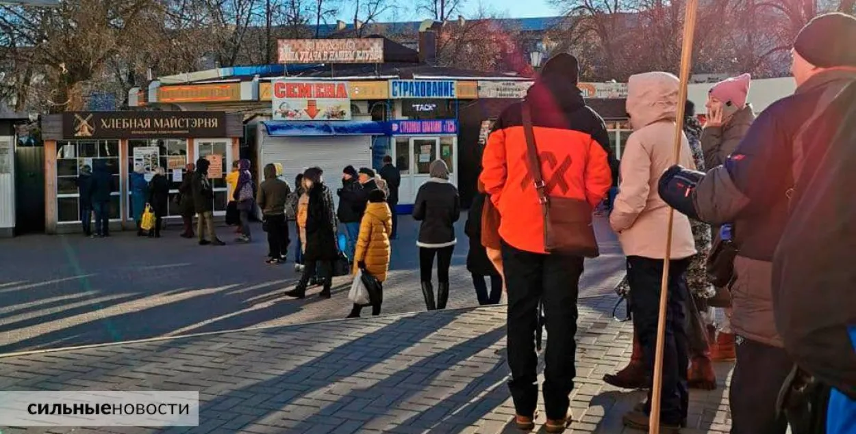 Чарга ў "Хлебную майстэрню" / gomel.today