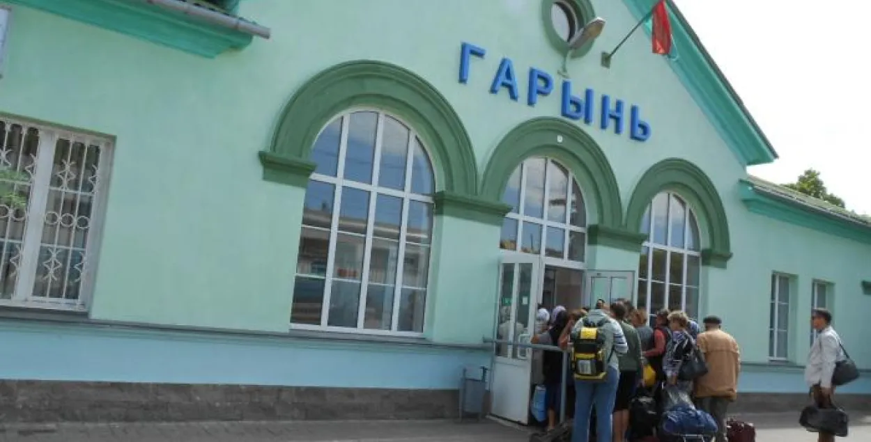 На станцыі ў Столінскім раёне эвакуявалі 25 чалавек праз безгаспадарную сумку