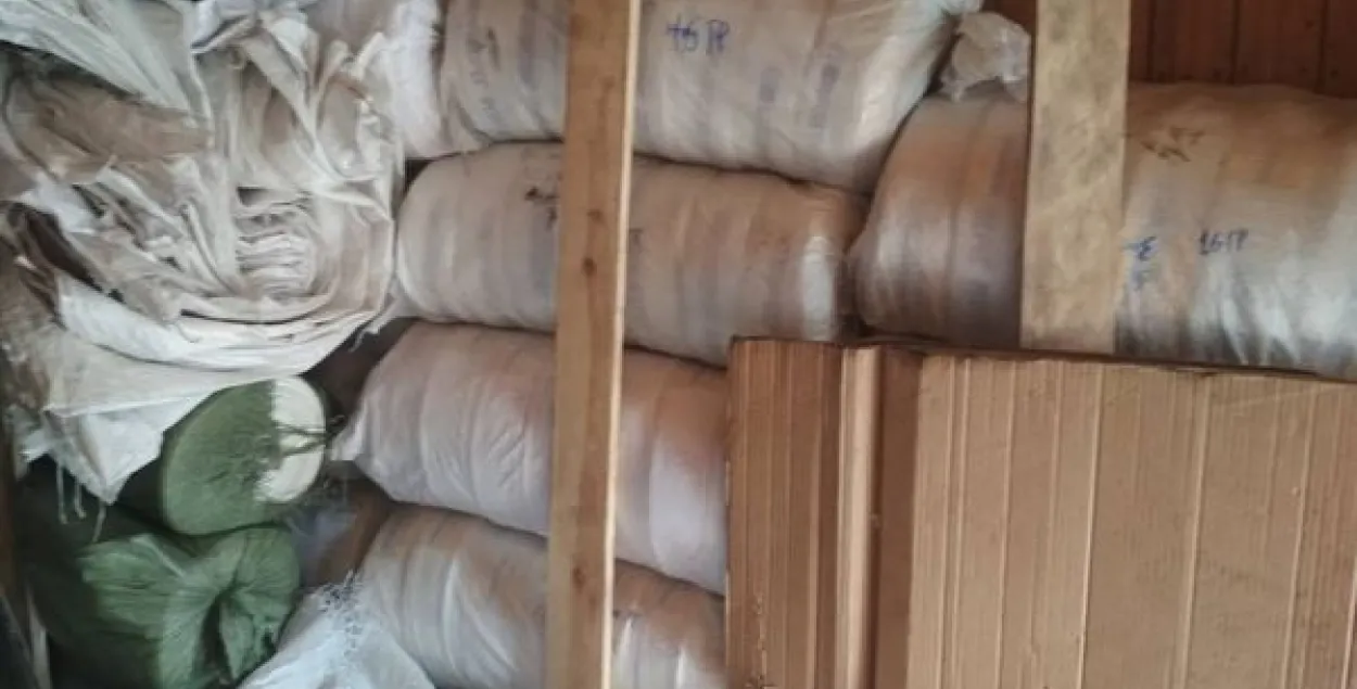 З пад'ездаў дамоў у Мінску скралі больш за 200 пажарных рукавоў (фота)