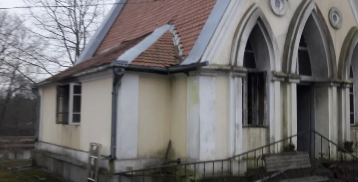 У Гродзенскім раёне выратавалі 180-гадовую капліцу, якая загарэлася ад свечкі