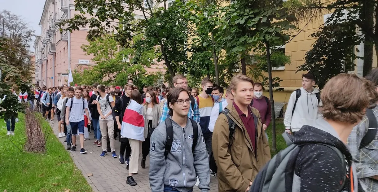 Ці пазбавяць студэнтаў стыпендый за “суткі”? Мінадукацыі яшчэ не вырашыла