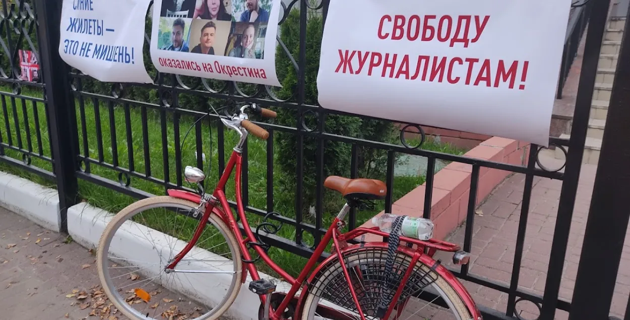 "Тюрьма — не самый плохой вариант": как журналистов преследуют за их работу