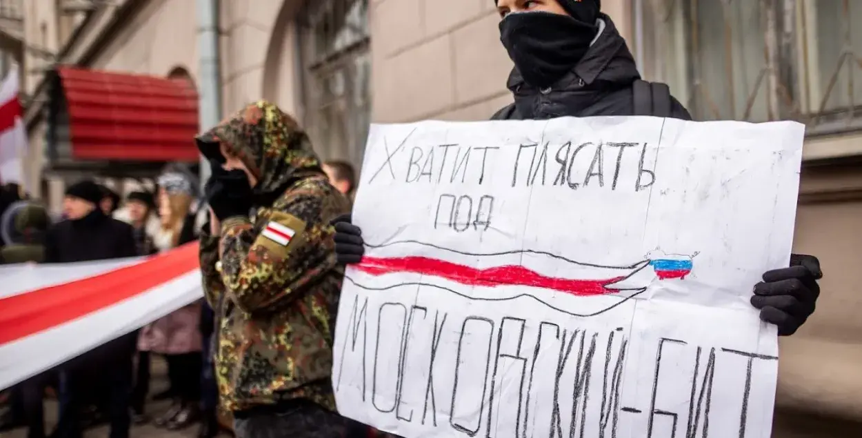 Беларусы добра ставяцца да Расіі і лічаць яе пагрозай цэласнасці сваёй тэрыторыі