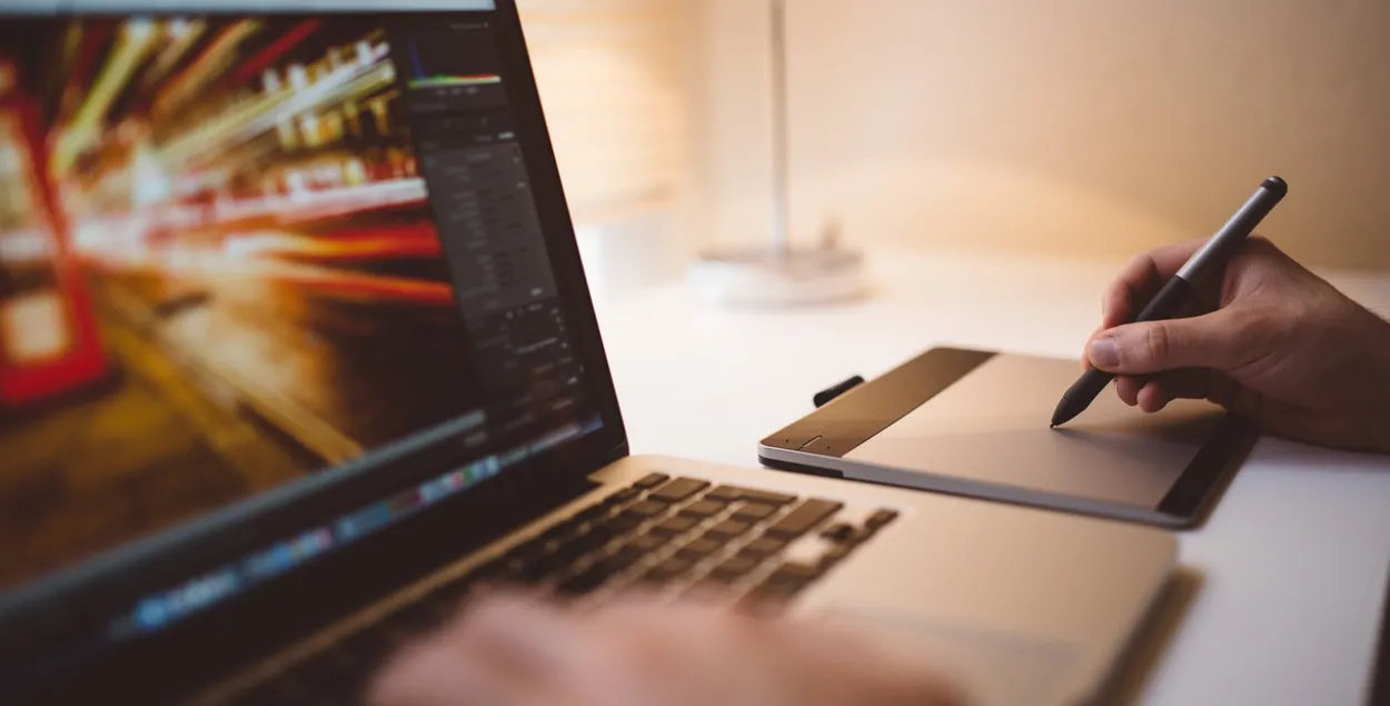 Амаль 53% беларускай інтэрнэт-аўдыторыі штодня глядзіць TV