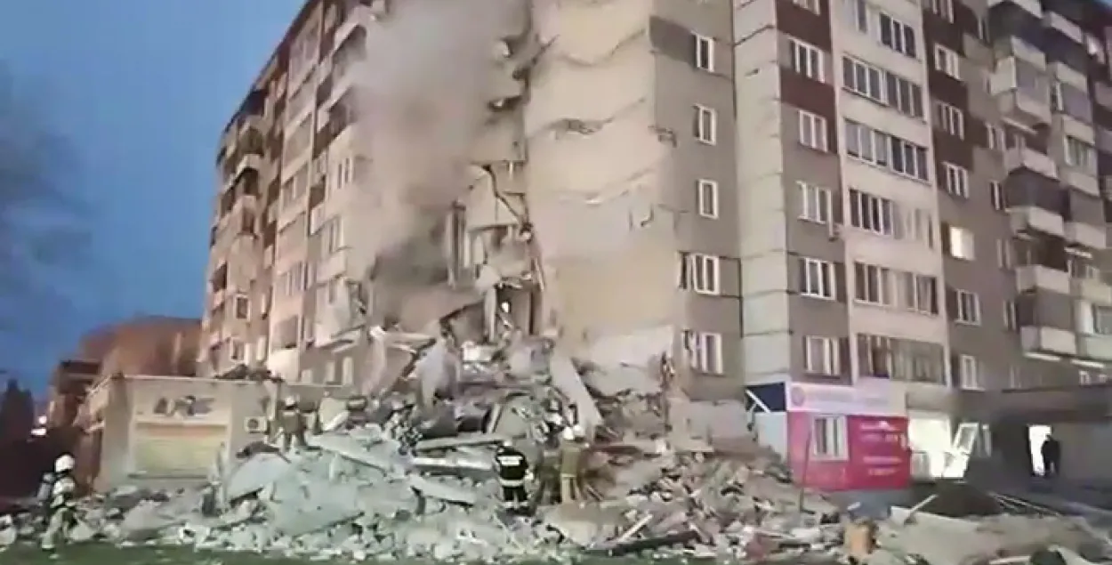 У Іжэўску абрынуўся пад'езд жылога дзевяціпавярховага дома