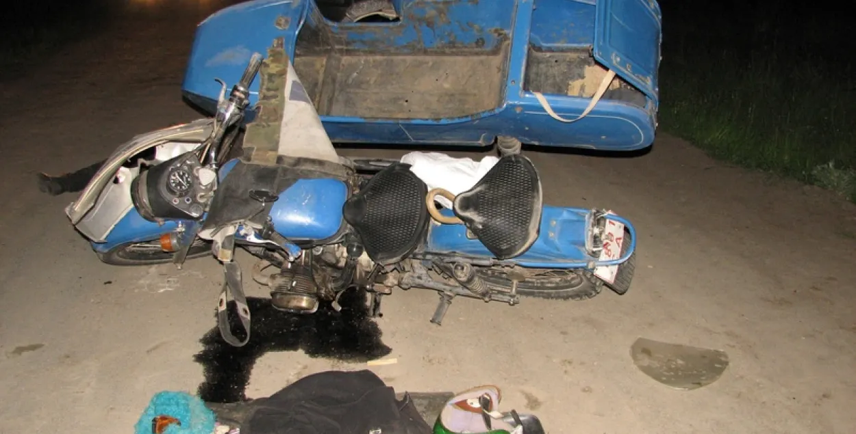 У Столінскім раёне матацыкліст сутыкнуўся з возам і загінуў