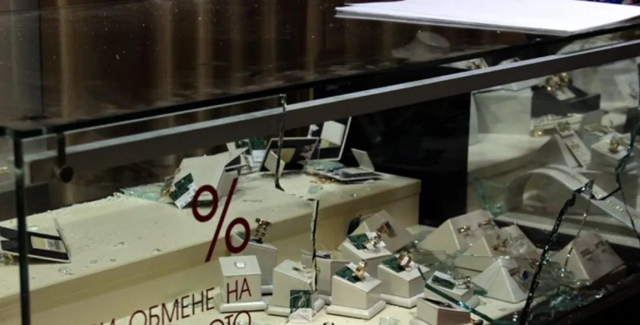 Падазраваным у абрабаванні мінскага ювелірнага салона выставілі абвінавачанне