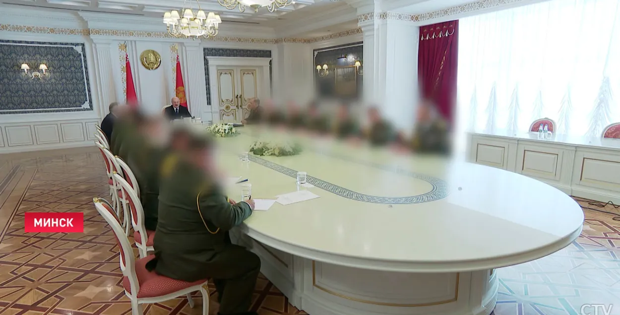 Дзяржтэлеканалы паказалі 12 супрацоўнікаў КДБ, якія былі ў Лукашэнкі