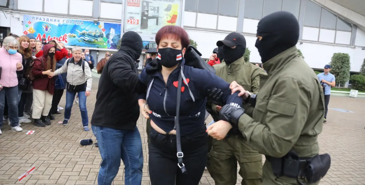 Задержание возле Комаровки в Минске / Радио Свобода