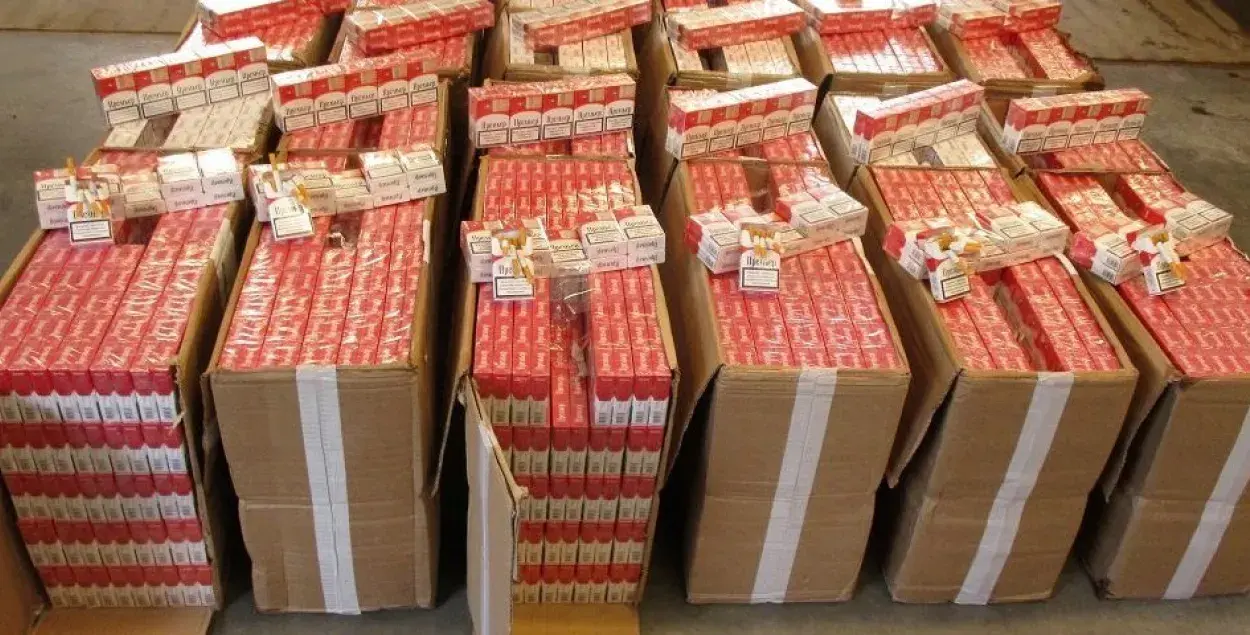 У цыстэрне беларускага цягніка ў Латвіі знайшлі 3 млн кантрабандных цыгарэт