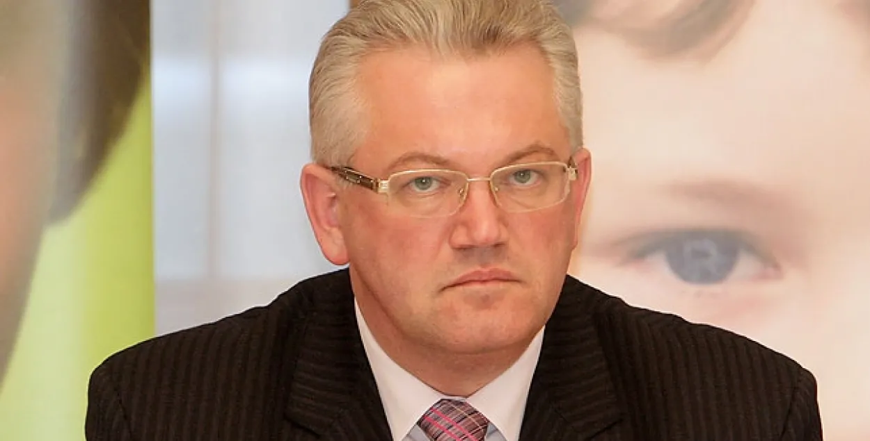 Новы відэахіт: Міністр адукацыі тройчы сказаў Лукашэнку “Так точно!” за 6 секунд