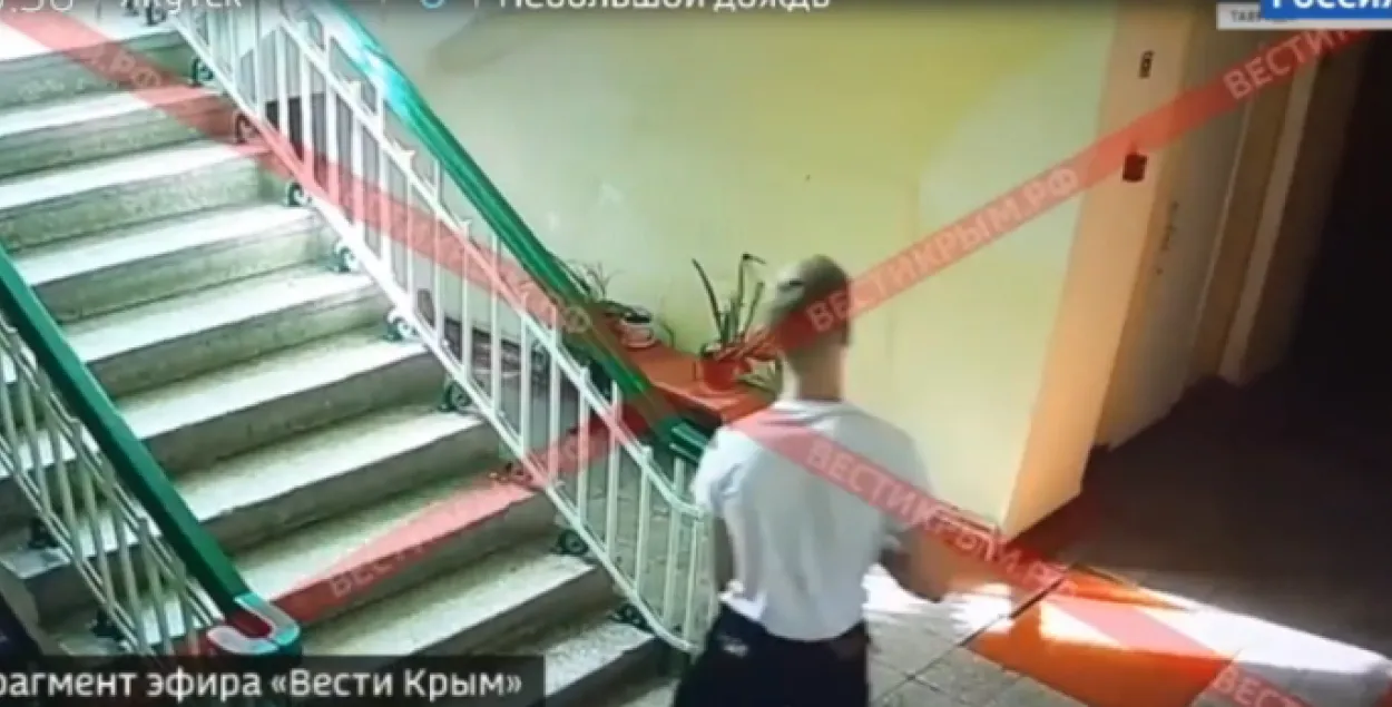 Шакуючыя кадры нападу на коледж у Керчы (21+)