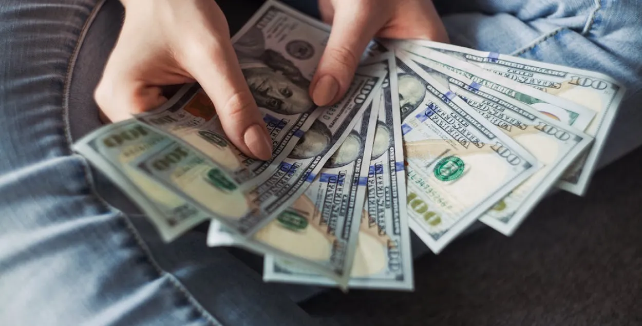 Считаем деньги / pexels.com