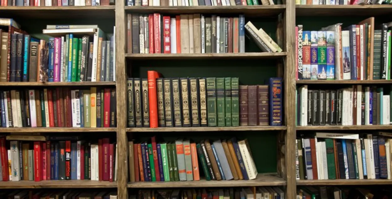 У мінчанкі скралі 30 тамоў энцыклапедыяў коштам болей за 300 рублёў