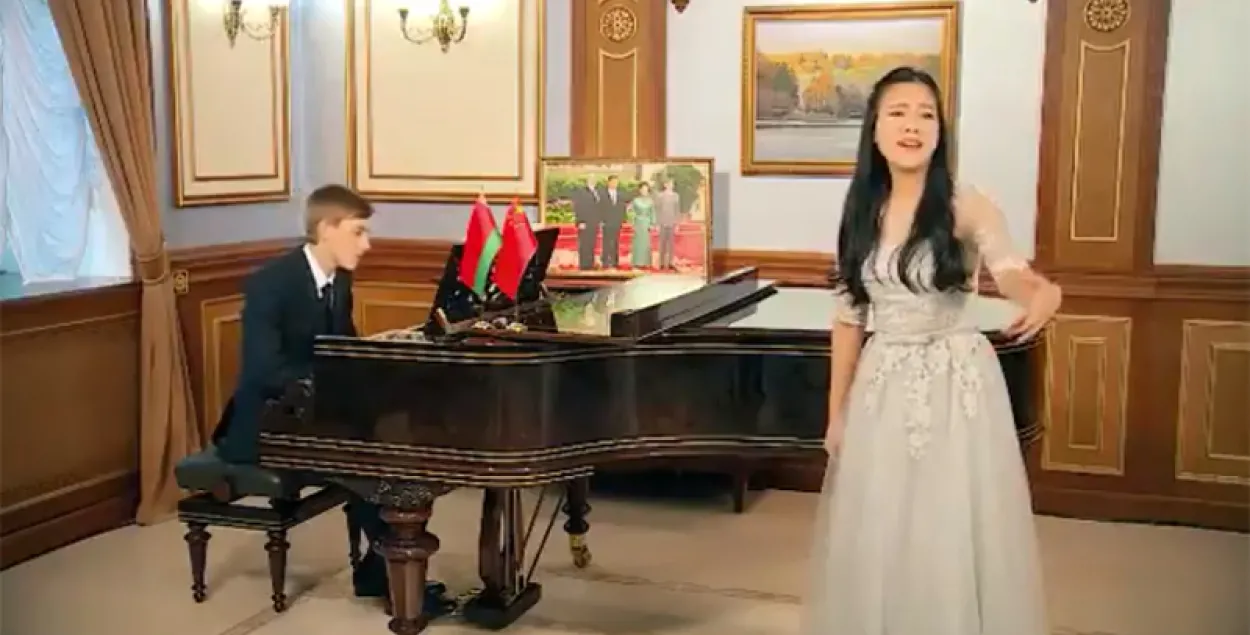 Малодшы сын Лукашэнкі павіншаваў кітайцаў з Новым годам (відэа)