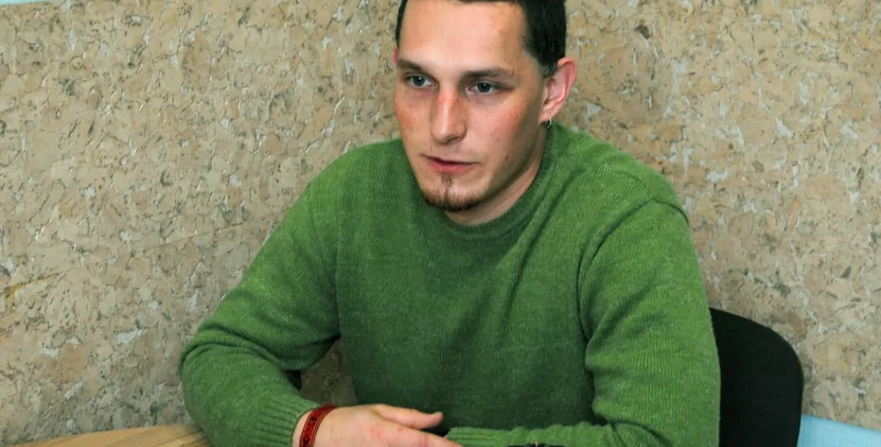 За гірлянду на гаўбцы і адмову адчыняць міліцыянтам — 25 сутак