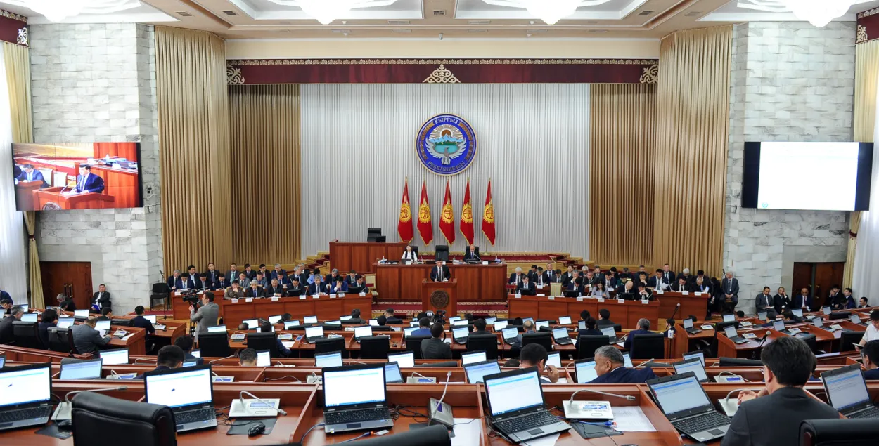 Парламент Кыргызстана не змог абмеркаваць адпраўку вайскоўцаў у Казахстан