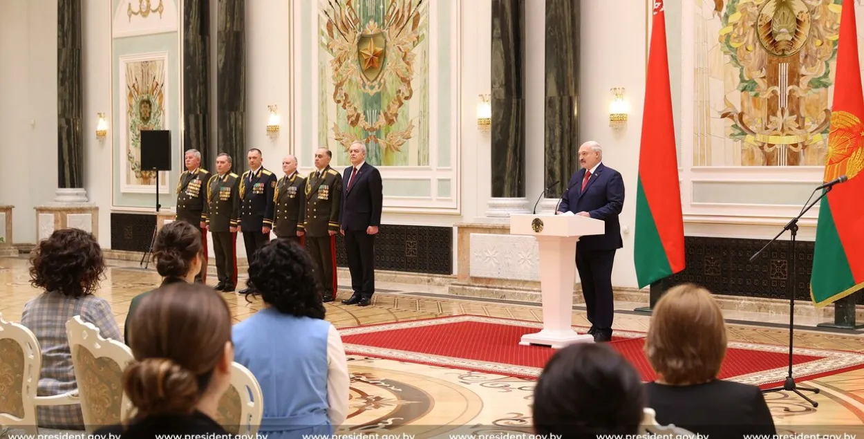 Лукашэнка расказвае пра атаку на Мачулішчы / president.gov.by
