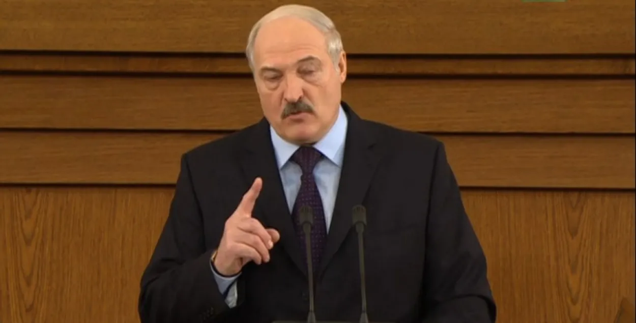 Дзяржслужба павінна быць роўная вайсковай, лічыць Лукашэнка