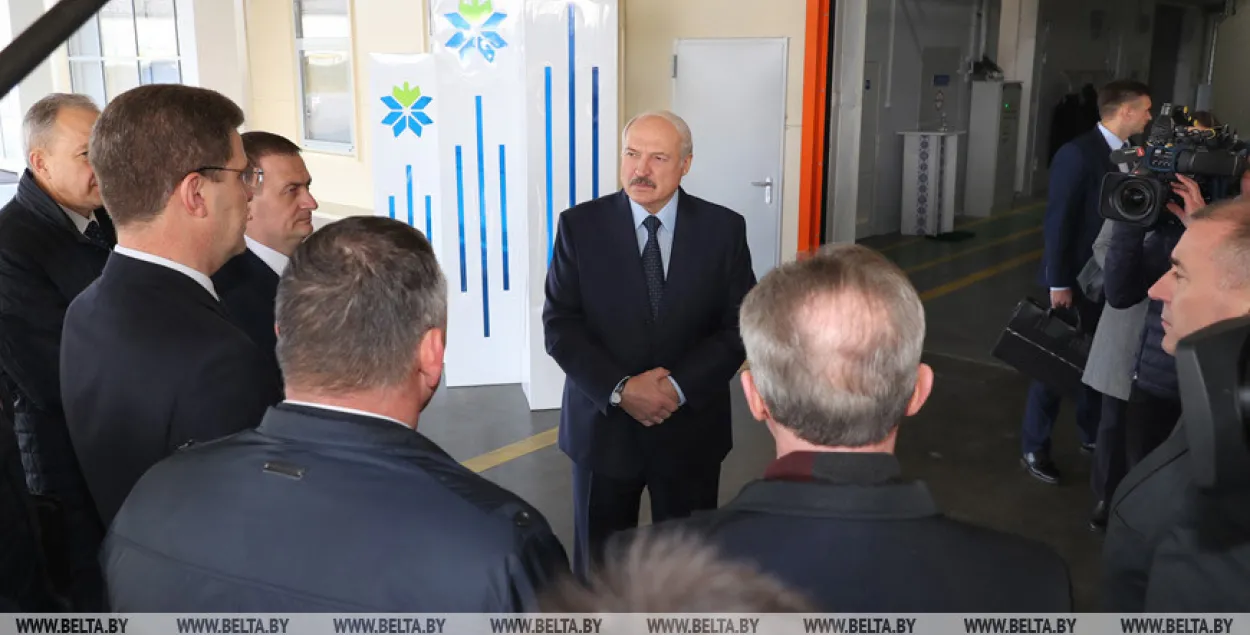 Александр Лукашенко на "Белгипсе" / БЕЛТА