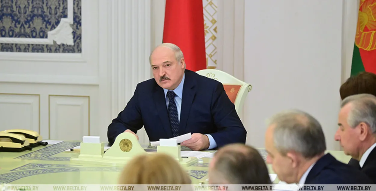 Лукашэнка: КДБ і МУС выявілі тых, хто рыхтаваў выбухі дамоў і вуліц