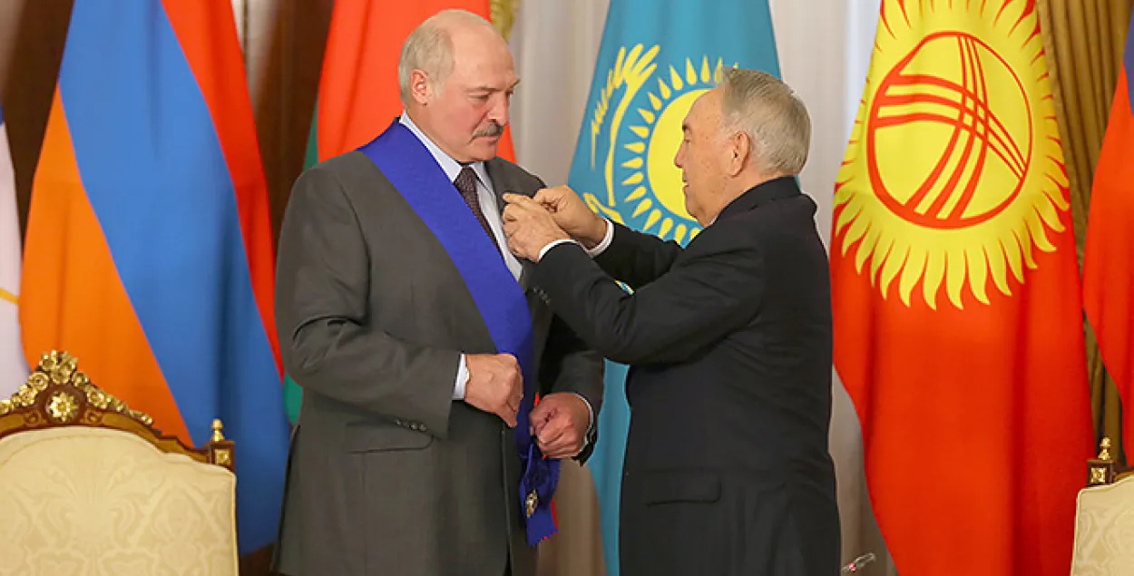 Лукашэнка хоча "выціснуць шмат станоўчага" з Назарбаева