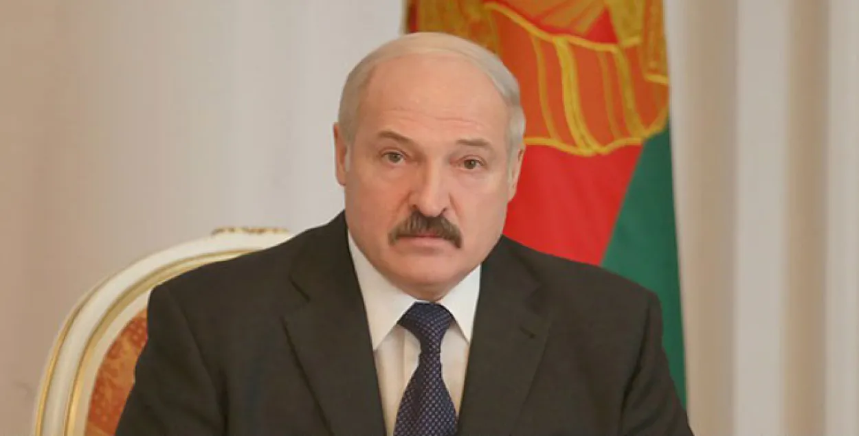 Лукашэнка патрабуе надзець кайданкі на вінаватых у сітуацыі з тарыфамі на ЖКГ