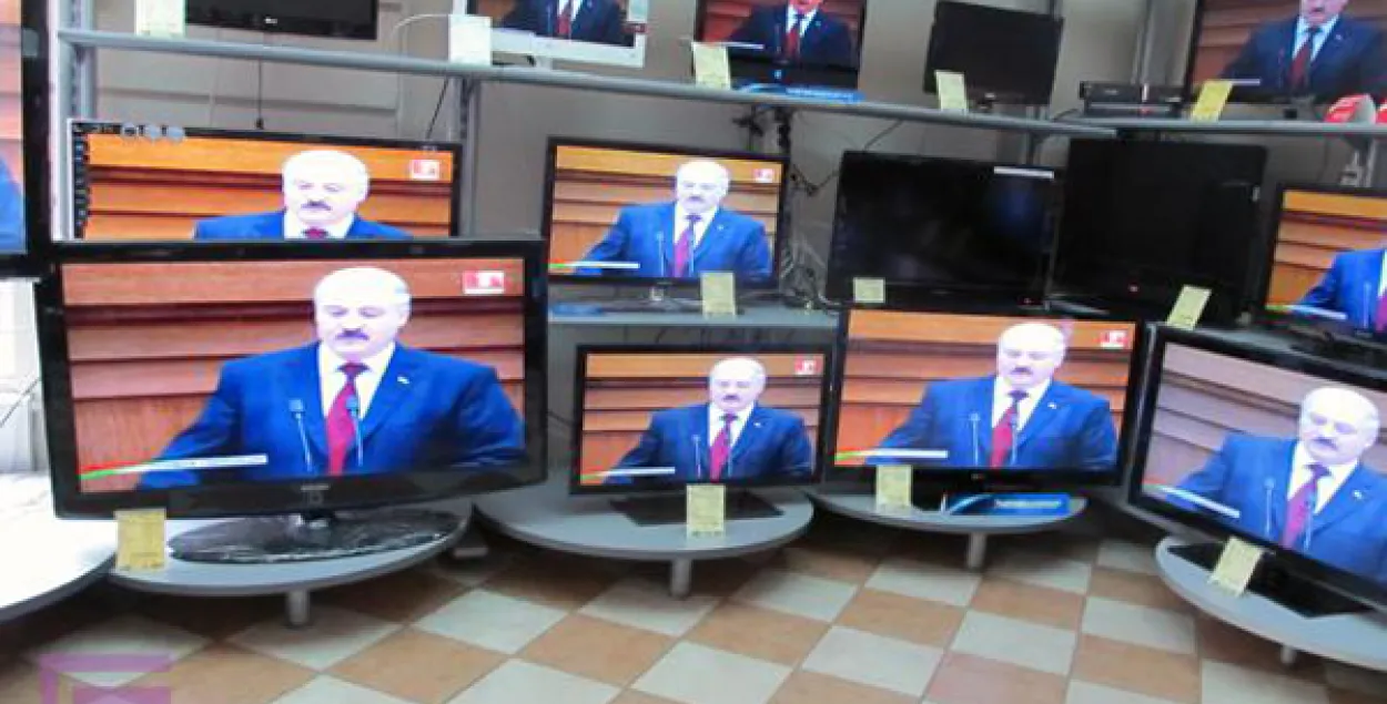 Лукашэнку не хвалююць тыя беларусы, якія купляюць па 5 тэлевізараў