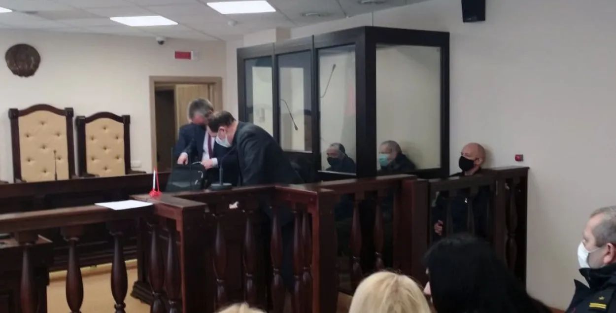 За "рэйкавую вайну" асудзілі двух маладзечанцаў
