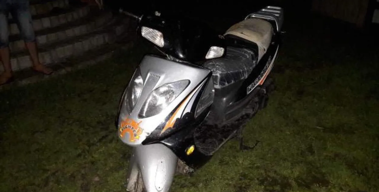 Пад Столінам двое 15-гадовых падлеткаў разбіліся на мапедзе