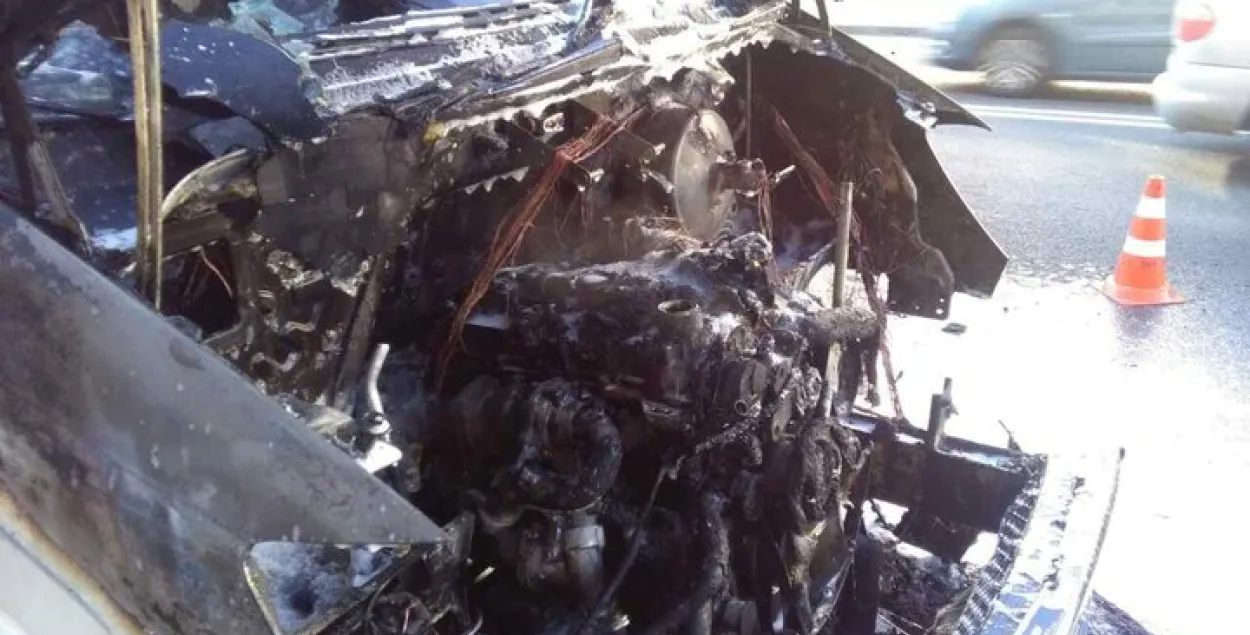 У Мінску падчас руху загарэлася маршрутка з пасажырамі