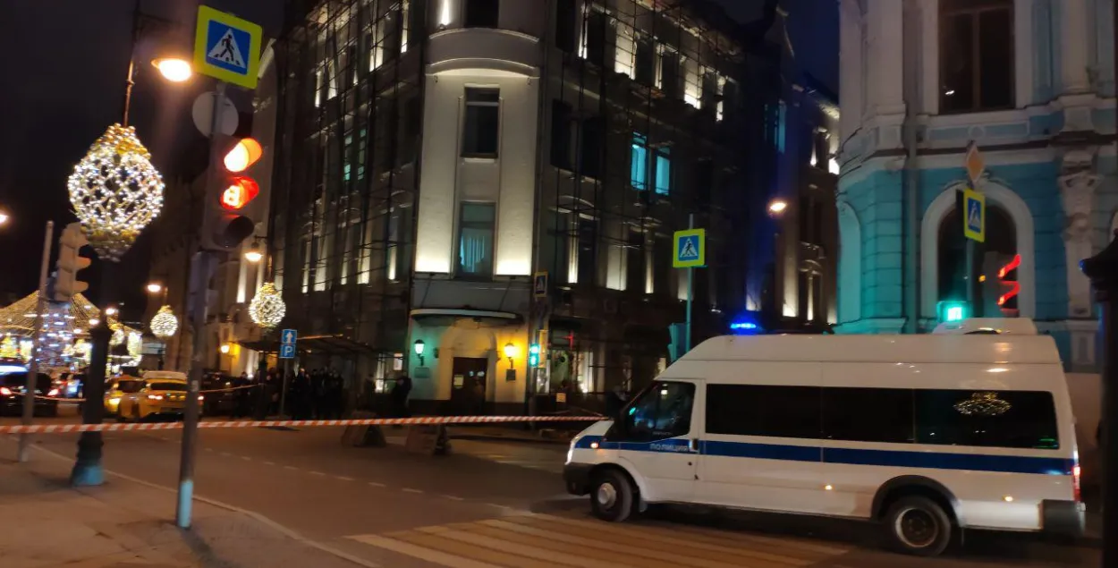 Невядомы адкрыў страляніну каля будынка ФСБ у цэнтры Масквы (відэа)