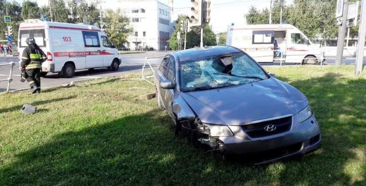 У Маскве на пераходзе аўто збіла беларуску і яе 10-гадовага сына