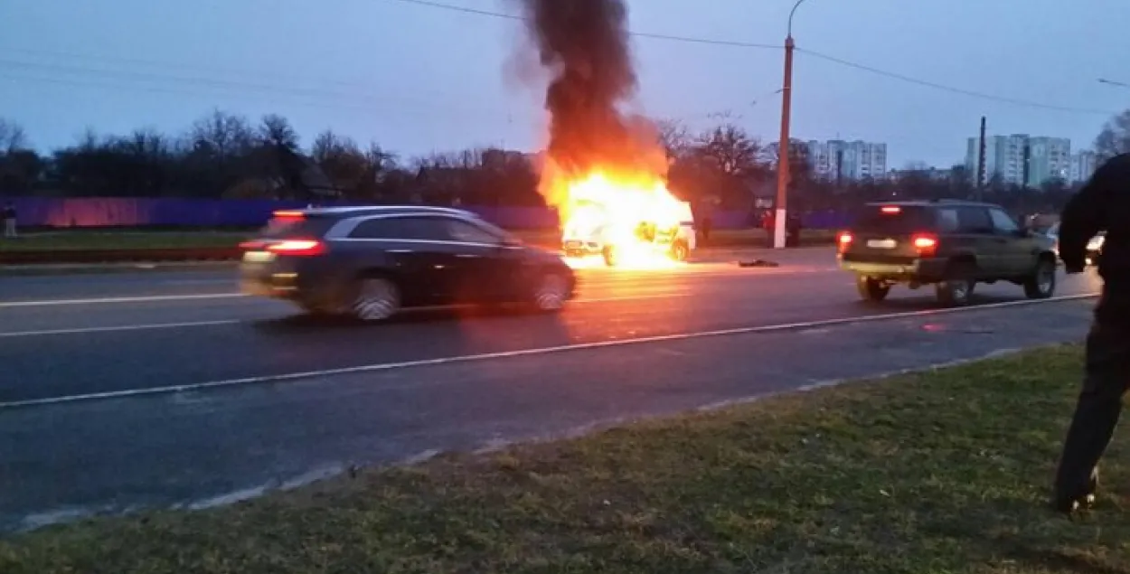 Гісторыя з міліцэйскім УАЗам у Мазыры: яго падпаліў затрыманы