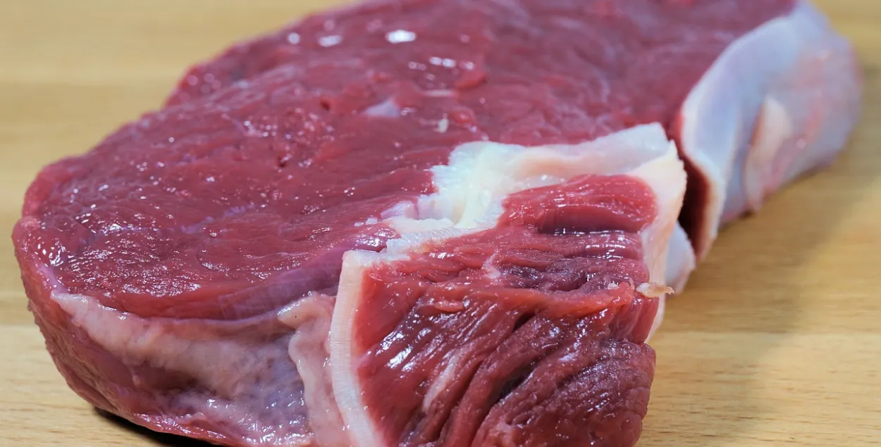 Жлобінцы "па-сямейнаму" кралі мяса з мясакамбіната