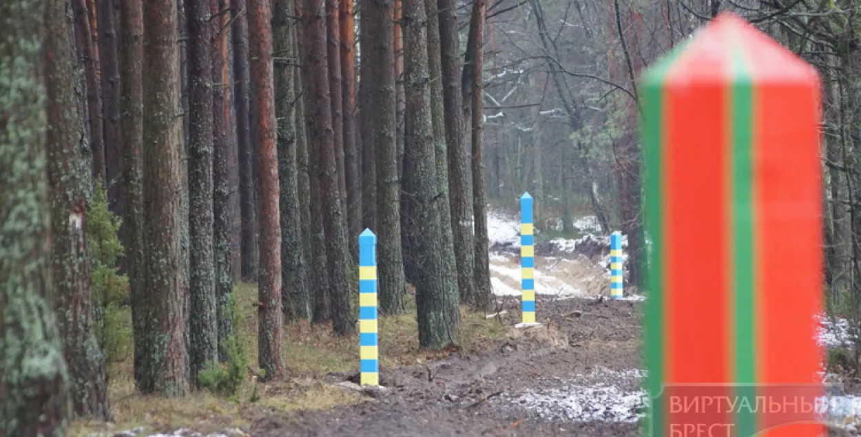 З Украіны ў Беларусь прарываўся аўтамабіль з прадметам, "падобным да трацілу"