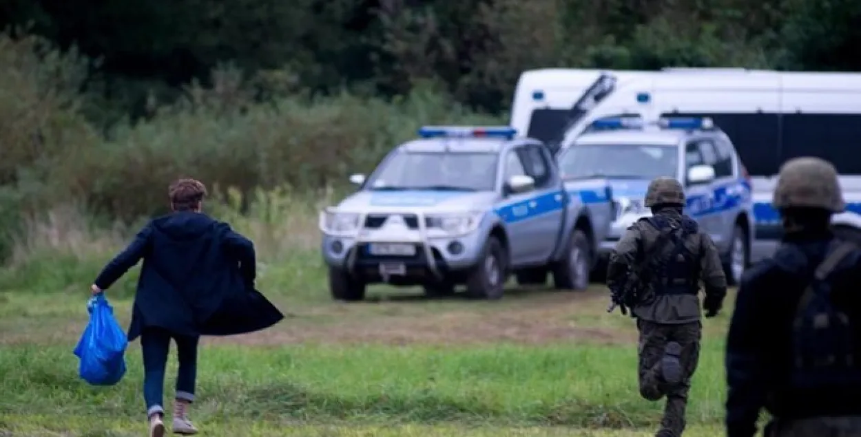 Дэпутат польскага сейма Францішак Старчэўскі спрабуе даставіць мігрантам лекі / facebook.com/FranekSterczewski