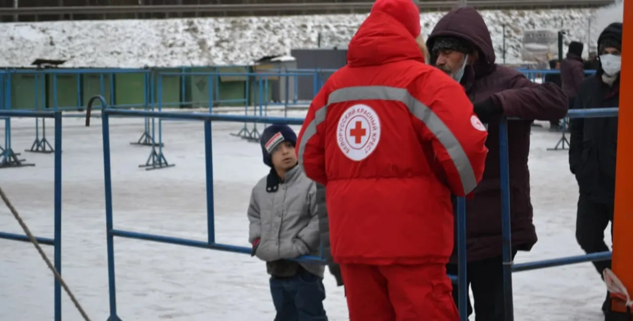 Мигранты на белорусско-польской границе / t.me/redcrossby