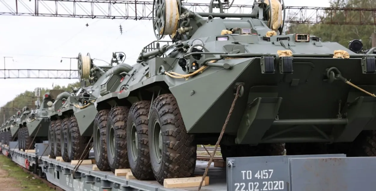 Мінабароны: У Беларусь прыбыла першая партыя расійскіх БТР-82А