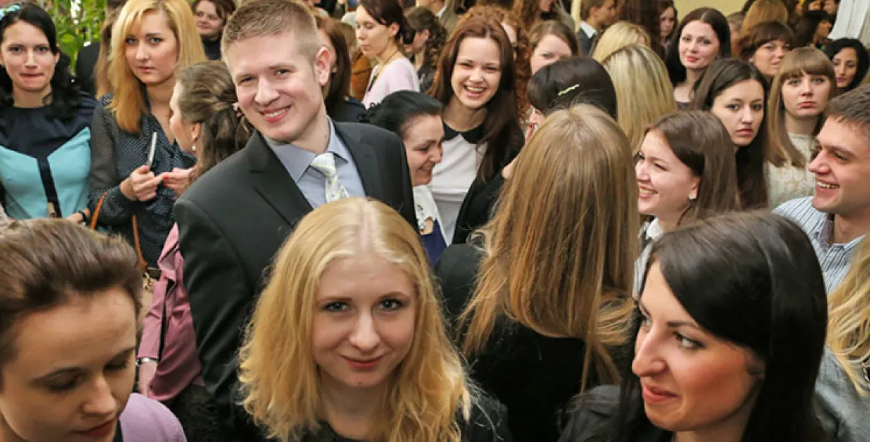 На школьных выпускных у Мінску не будзе рэстаранаў і лімузінаў