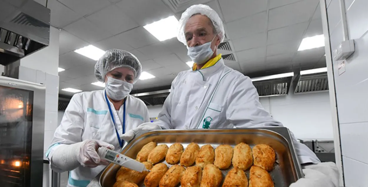 Минздрав выпустил новые рекомендации для кафе и ресторанов из-за COVID-19