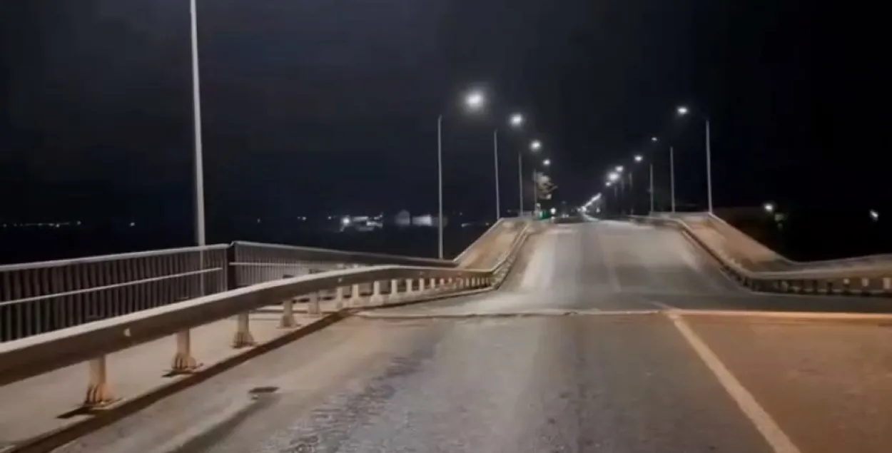 После взрыва мост возле Мелитополя просел /&nbsp;@vrogov
