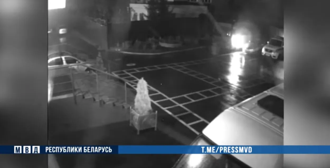 Во время происшествия. На скриншоте с видео МВД видно, как горит автобус