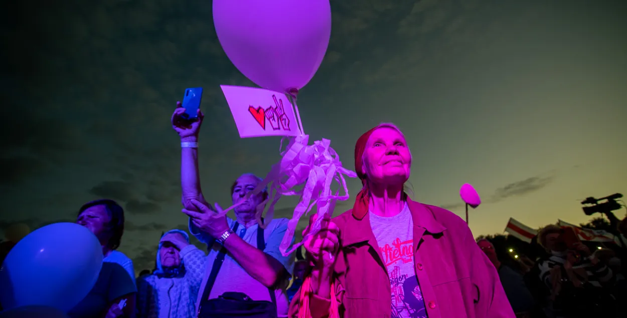 На митинге в Минске в поддержку кандидата в президенты Светланы Тихановской / Еврорадио