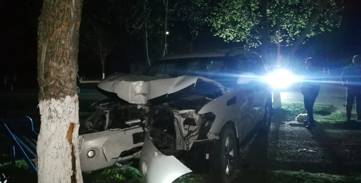 ДТЗ у Новалукомлі: кіроўца загінуў на месцы, пасажырка сканала ў лякарні