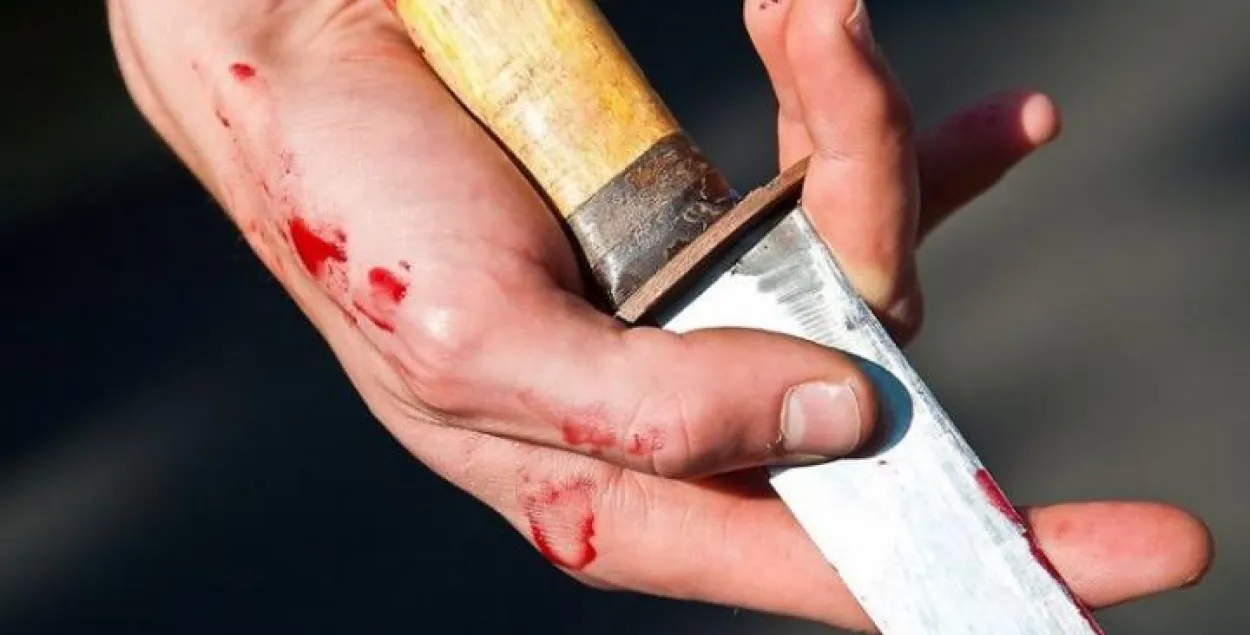 Наведвальнік начнога клуба "Аўра" ў Мінску спрабаваў зарэзаць ахоўніка