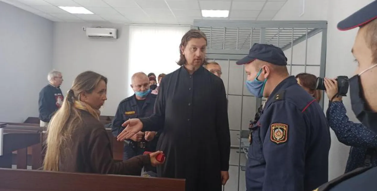 У Гомелі праваслаўнаму святару пасля 10 сутак арышту далі яшчэ 15