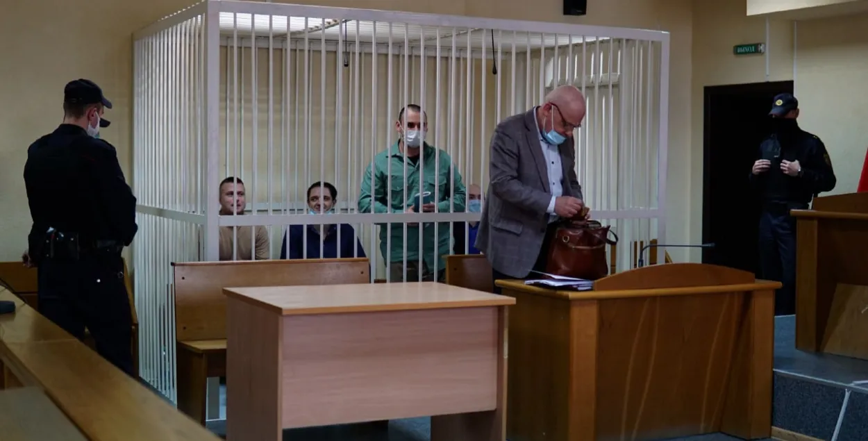 Политзаключенные в суде / Белсат