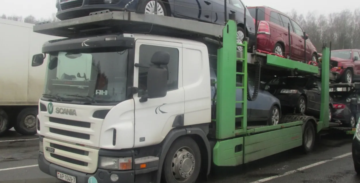 Пограничники обнаружили наркотики и боеприпасы в автомобилях, которые везли через границу / gpk.gov.by